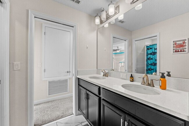 Building Photo - 14807 Winter Stay Dr
