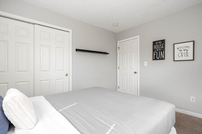 Building Photo - 2318 N New Jersey St