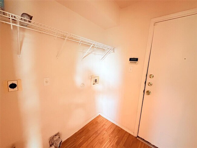 Building Photo - 1522 Van Horn Dr
