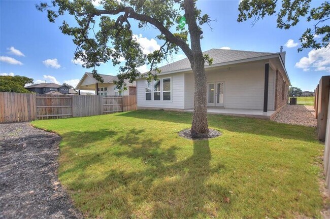 Building Photo - 704 Bonnet Blvd