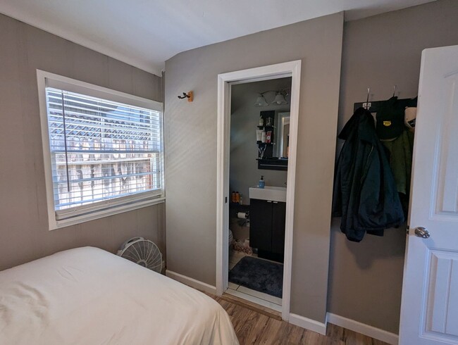 Building Photo - Bayard/Sapphire