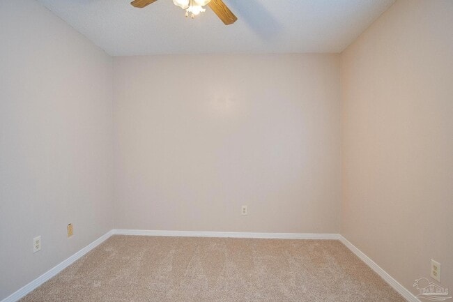 Building Photo - 3050 Belle Meade Dr