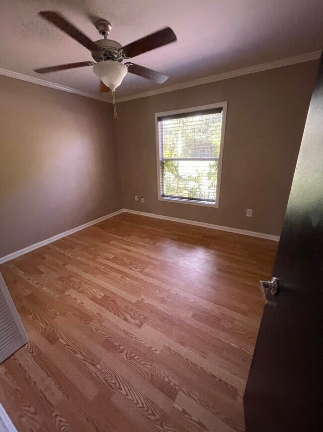 Room #2 - 18767 49th St N