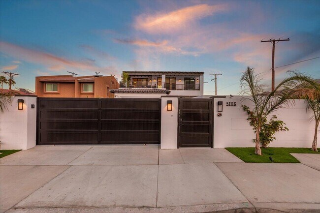 Building Photo - 51116 Avenida Mendoza