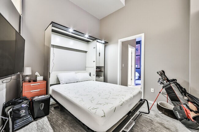 Building Photo - 71 Lower Wacker Dr