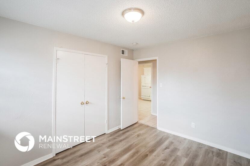 Building Photo - 808 Lotus Ave