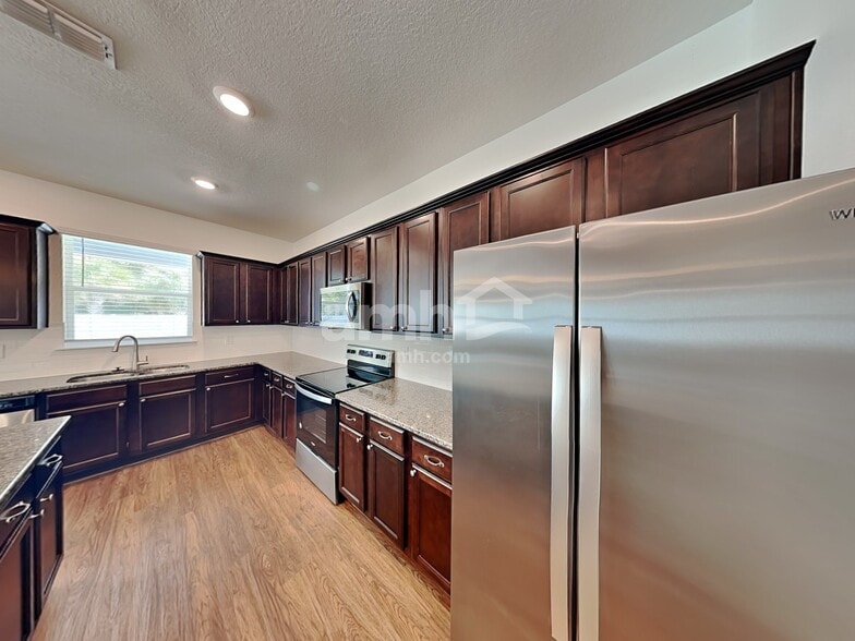 Building Photo - 4423 Reisswood Loop