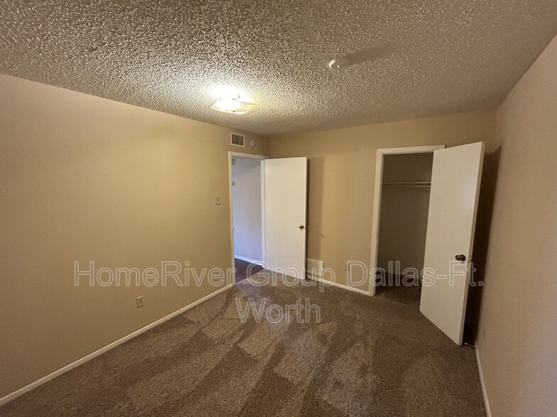 Building Photo - 616 Taylor Ct