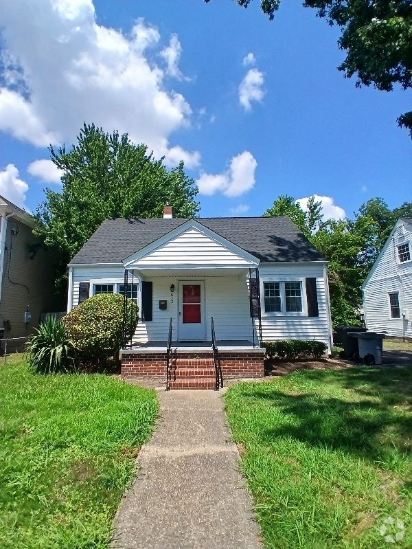 Building Photo - 612 Lee St