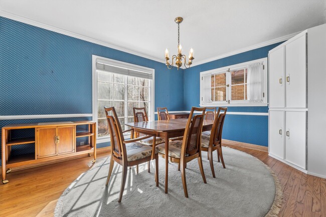 Building Photo - 5457 N Berkeley Blvd