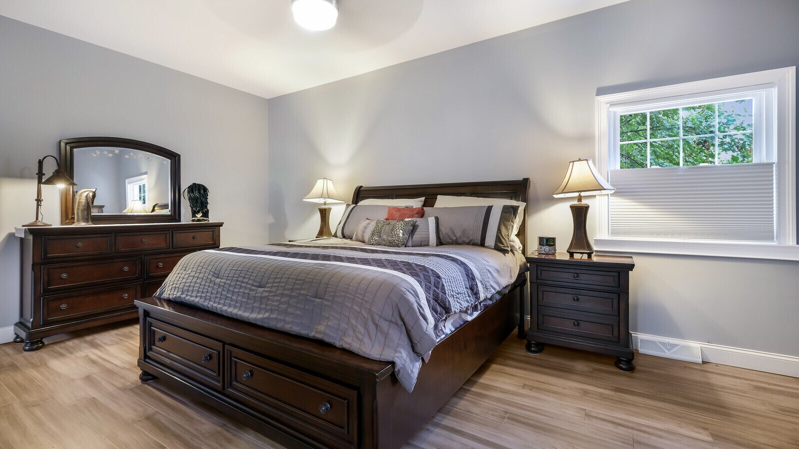 Master Bedroom - 321 E Jefferson St