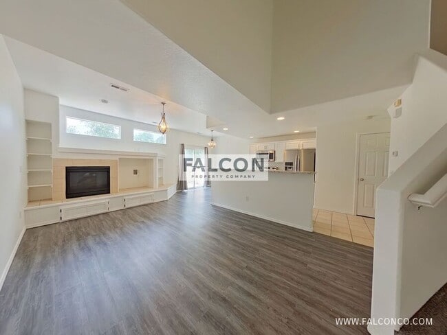 Building Photo - 3851 Josephine Heights