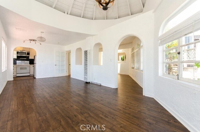 Building Photo - 212 N Coast Hwy