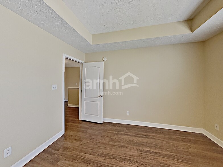 Building Photo - 2057 Sparco Cir