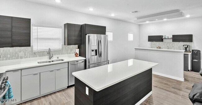 Building Photo - 992 Stamfordham Dr