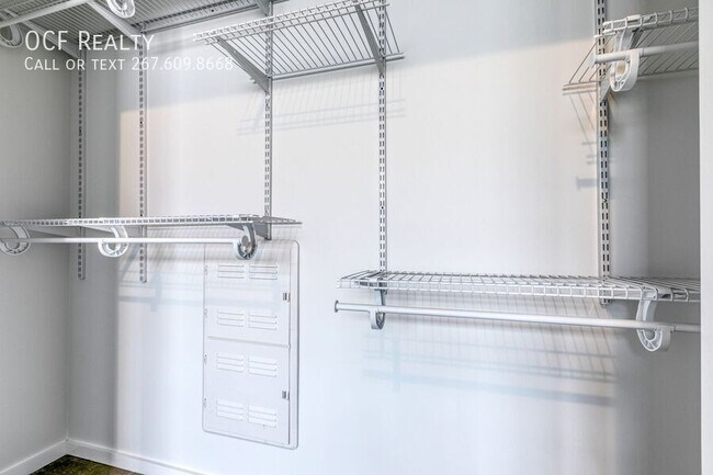 Building Photo - 4800 Brown St