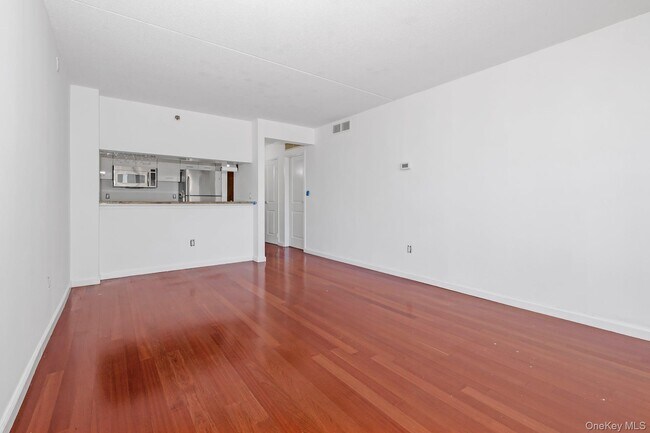 Building Photo - 4 Martine Ave