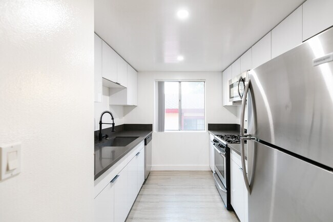 Building Photo - 3710 Midvale Ave
