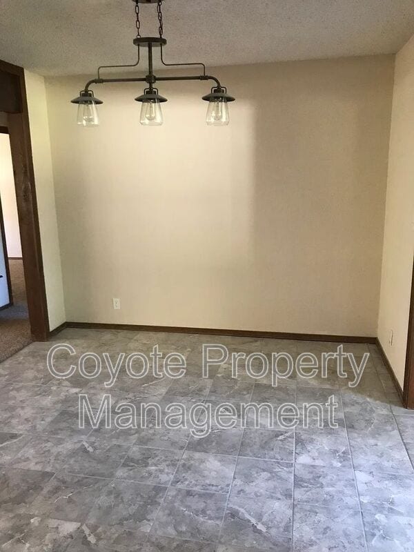 Building Photo - 36335 Pine Hill Rd