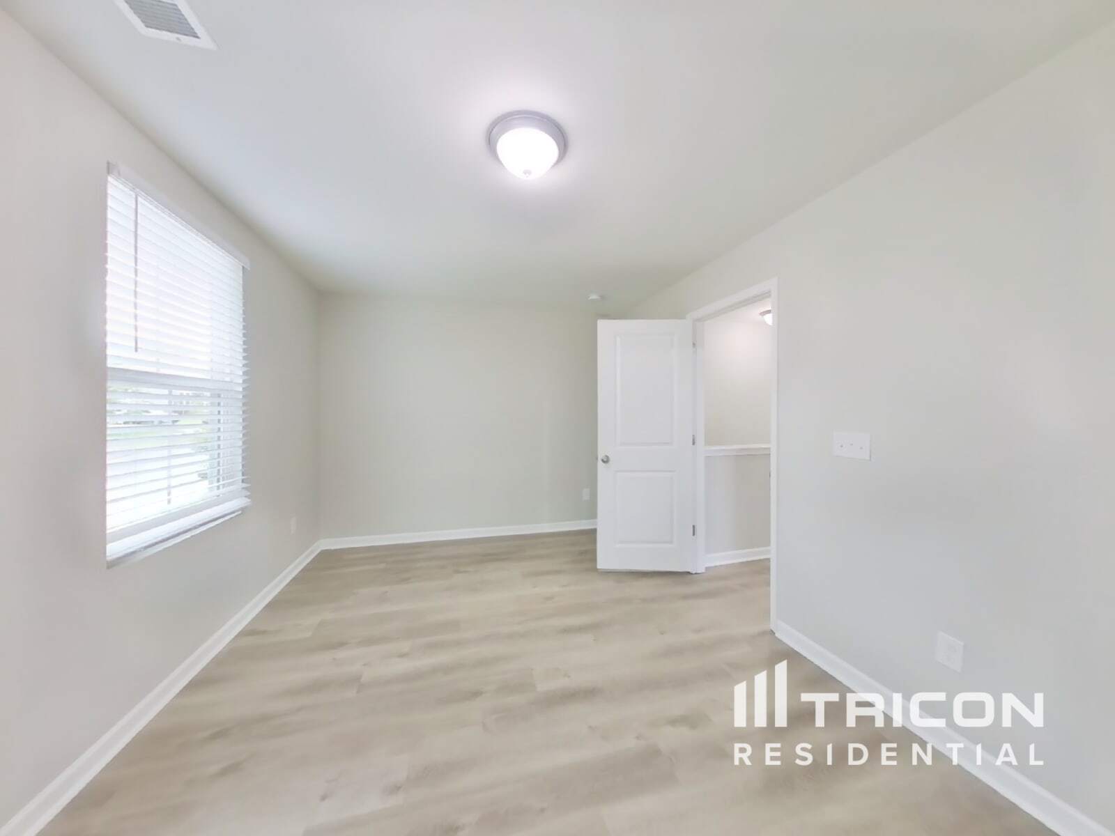 Building Photo - 1857 Belle Arbor Dr