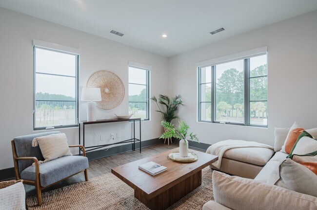 Building Photo - Be the first to Live in the Washington Square Apartments! *MOVE IN SPECIAL*