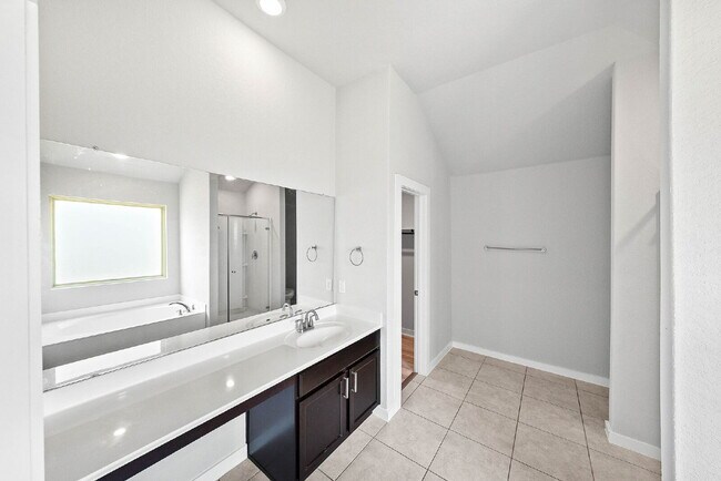 Building Photo - 4 Bedroom Corner Lot Rental with Spacious ...