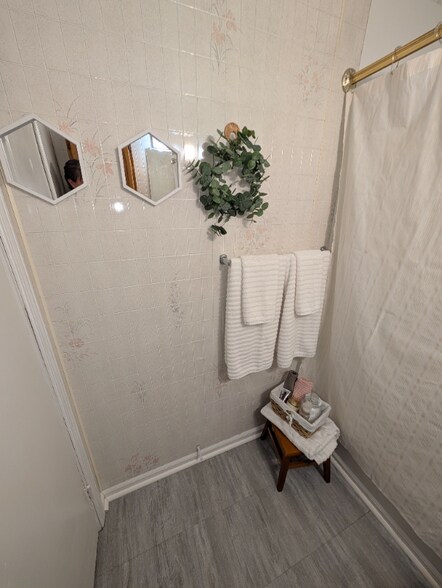 Building Photo - 860 Navaho Ave