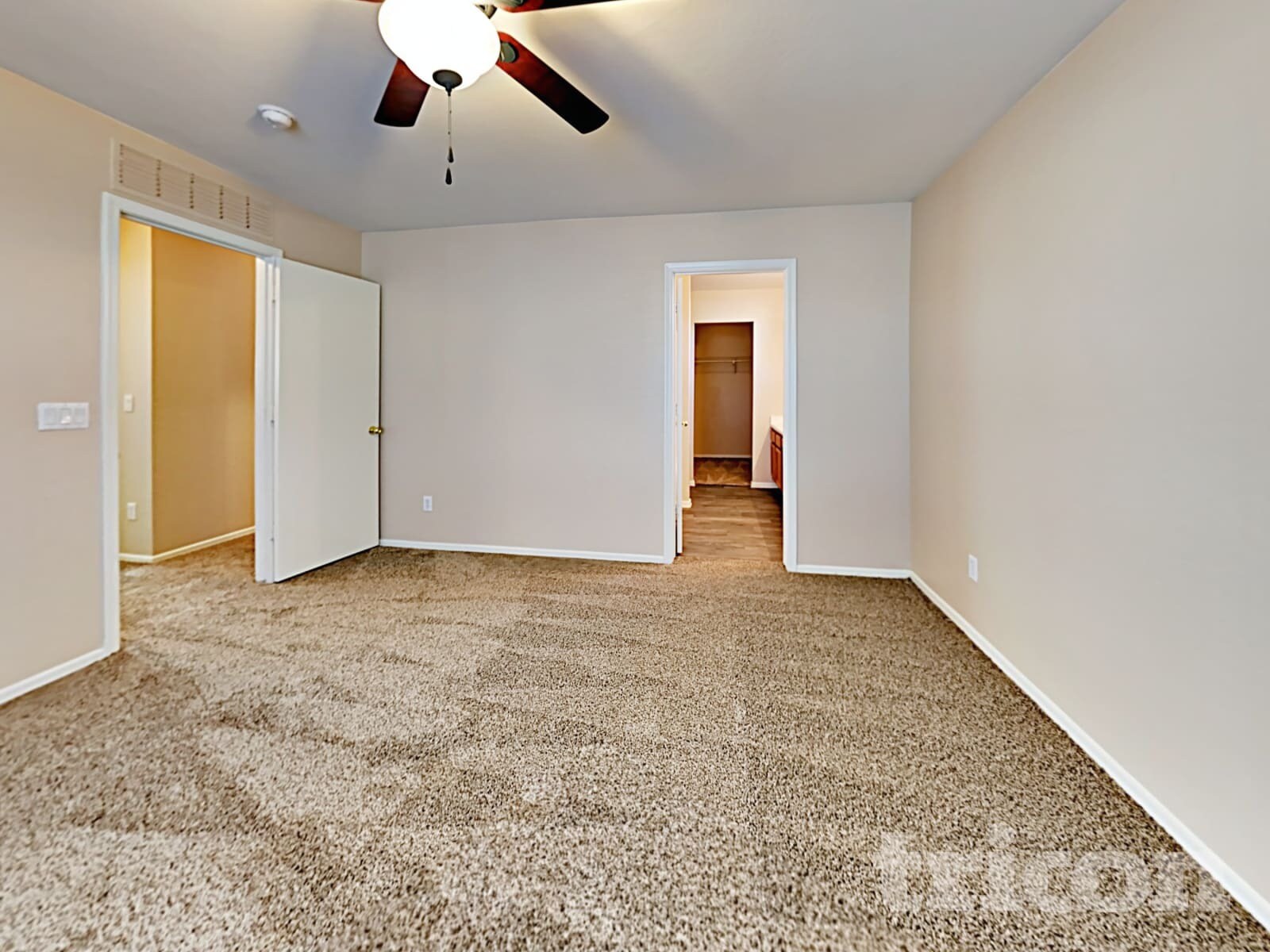 Building Photo - 23683 W Huntington Dr