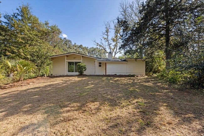 Building Photo - 1807 Ivan Dr