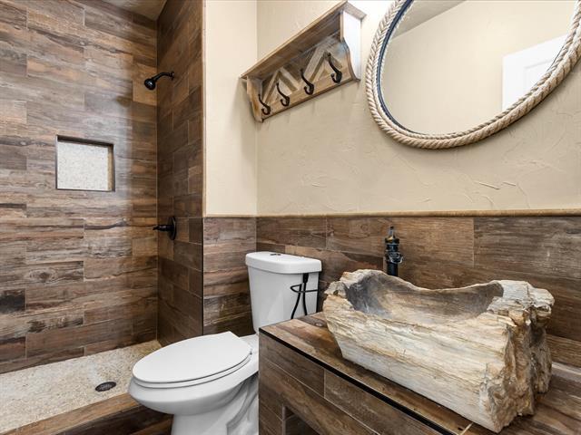 Building Photo - 4915 T W King Rd