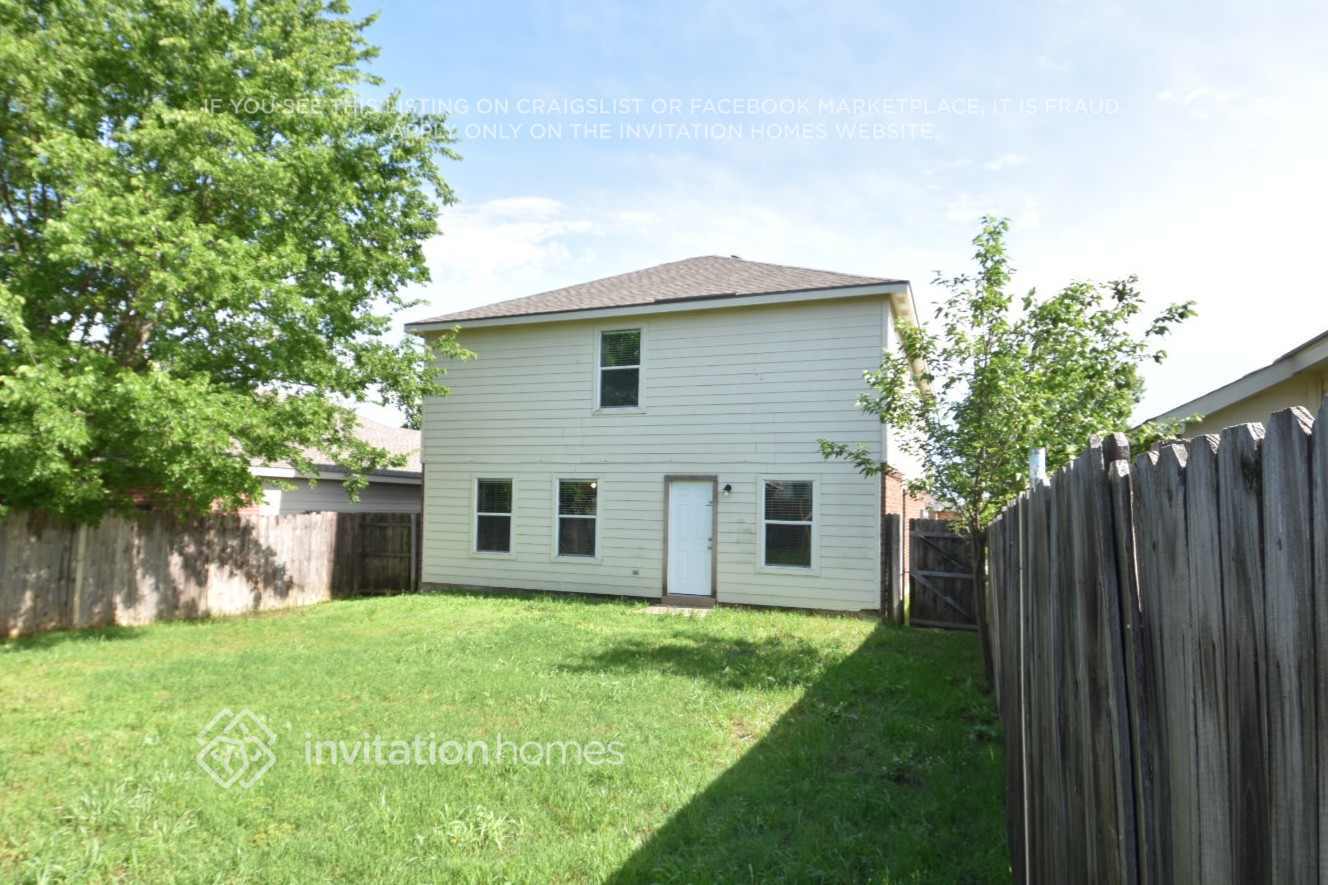 Building Photo - 4920 Waterford Dr