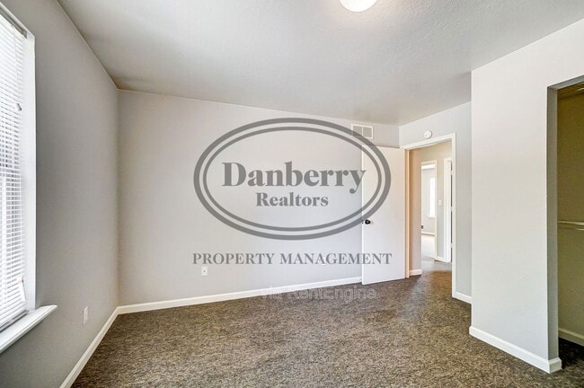 Building Photo - 3571 Turret Green Dr