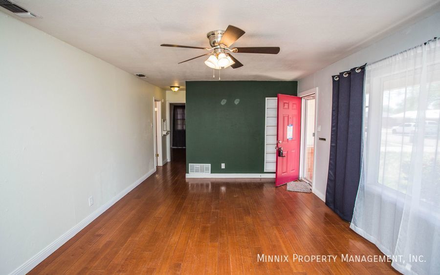 Building Photo - 1320 60th St