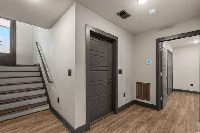 Building Photo - 80 Shady Oak Ln