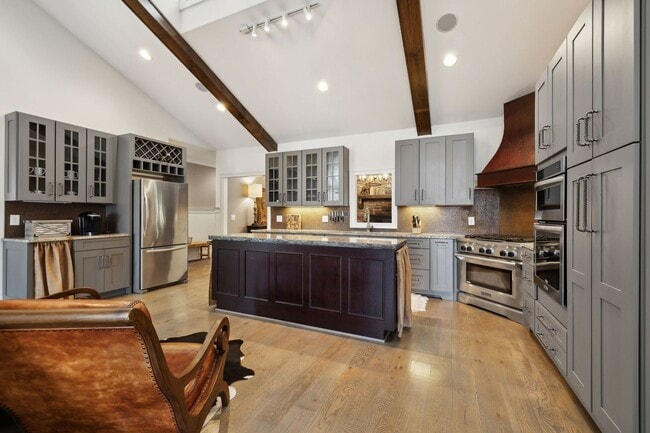 Building Photo - FULLY FURNISHED ISLAND HOME ON OLD HICKORY...