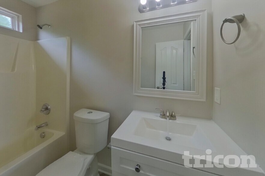 Building Photo - 4037 Dover Downs Dr