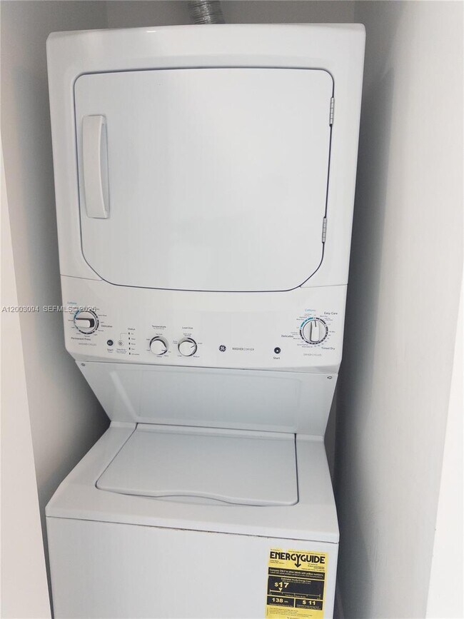 Building Photo - 501 NE 31st St