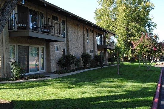 Primary Photo - Villa Del Mar Apartments