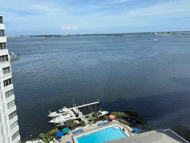 Building Photo - 999 Brickell Bay Dr