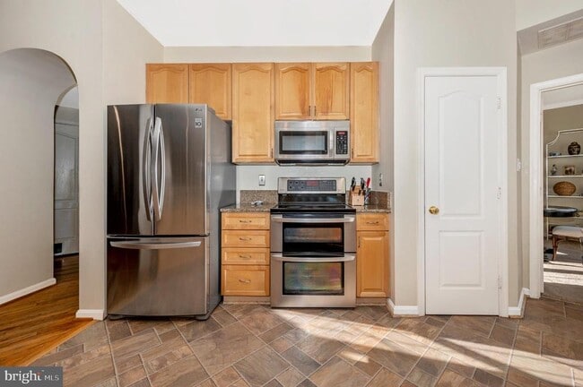 Building Photo - 2575 Bear Den Rd