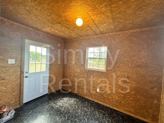 Building Photo - 479 Mills Way
