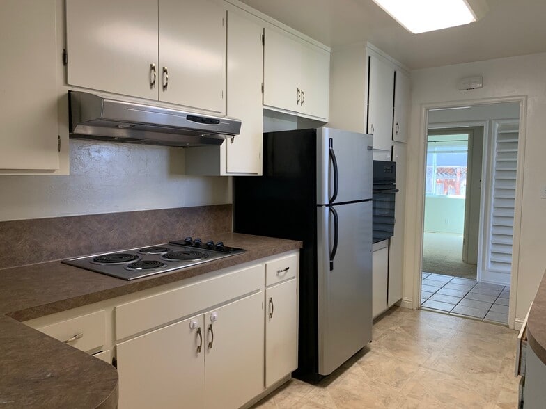 Building Photo - 1383 Bobolink Cir