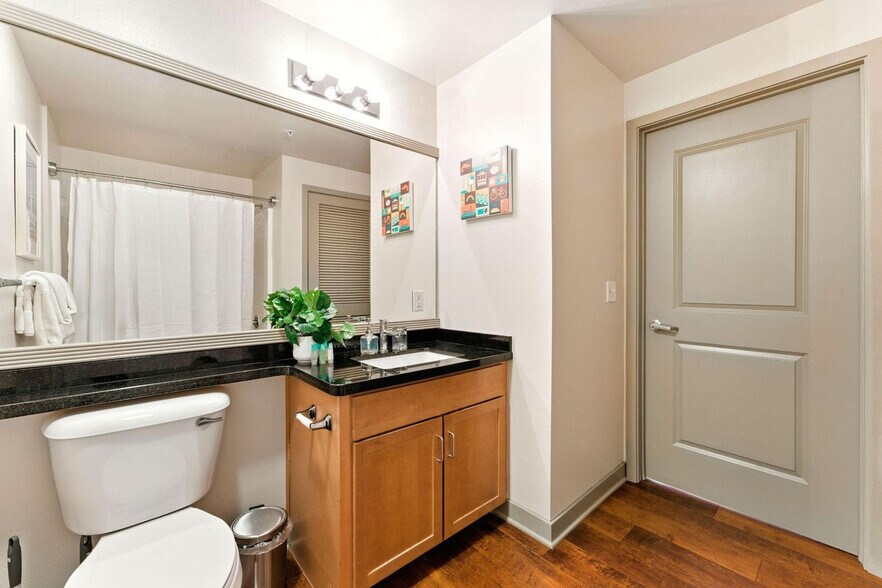 Building Photo - 355 Berry St