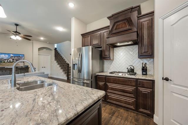 Building Photo - 335 Bluewood Dr