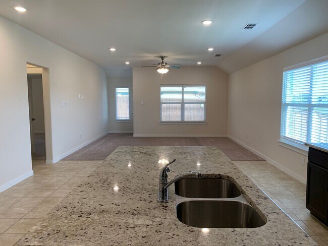 Building Photo - The Perfect Blend of Space & Location – 5 Beds Near Alliance