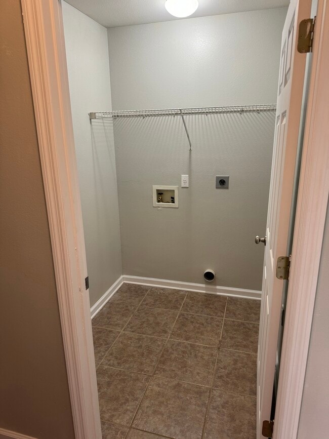 Building Photo - 1589 Quazar Rd