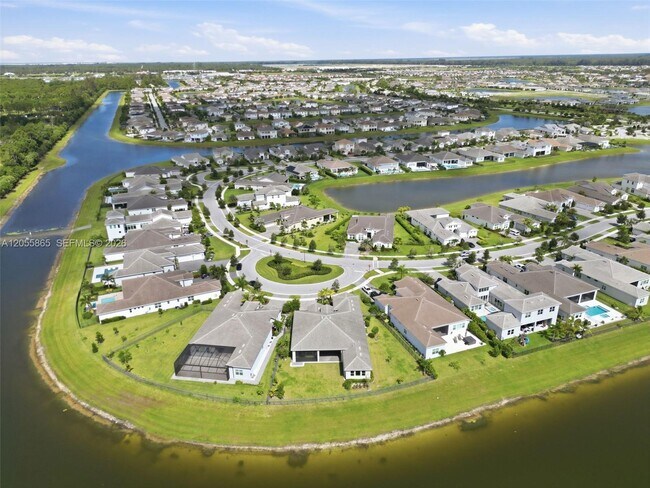 Building Photo - 4662 Estates Cir