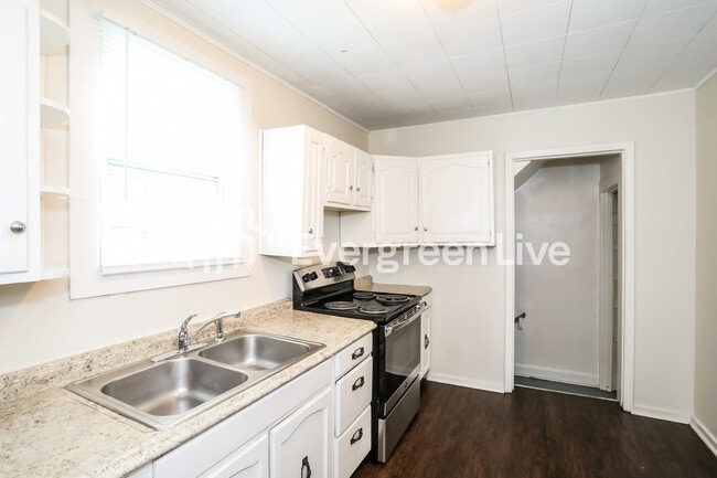 Building Photo - 2004 Dale Rd