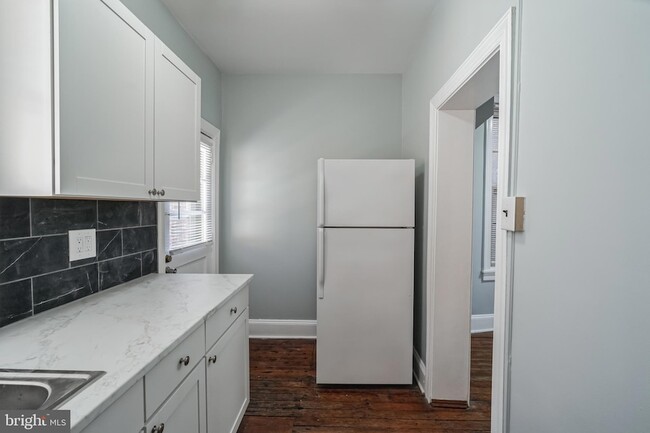 Building Photo - 4373 Cresson St