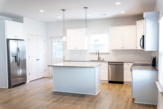 Building Photo - 1615 Martin Ave